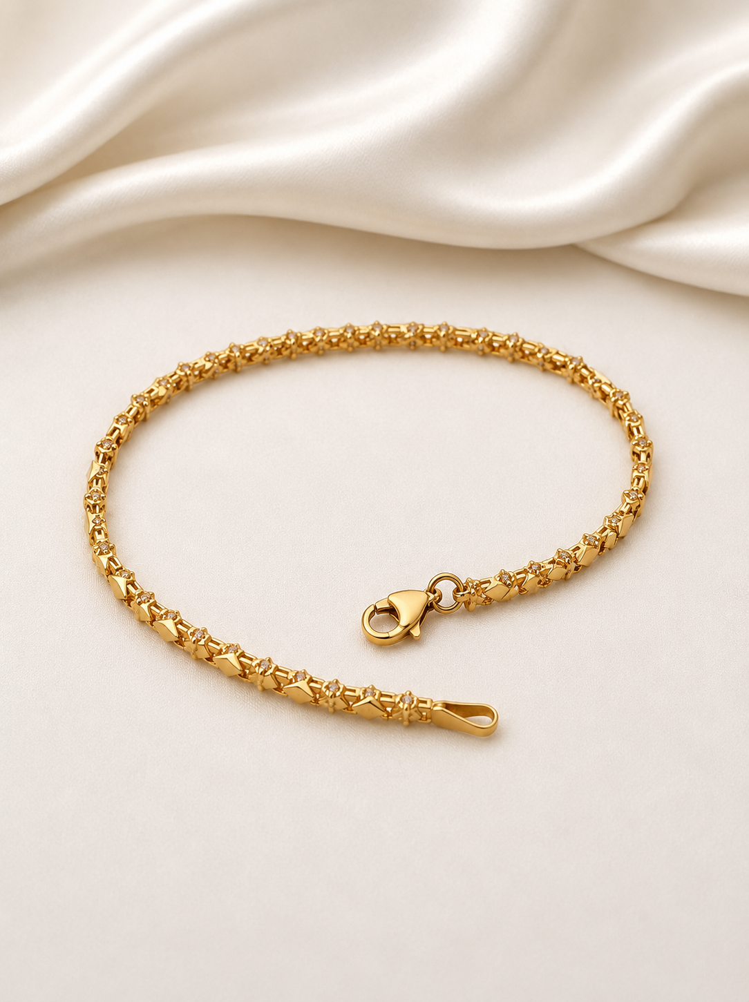 Guld Armband med stenar